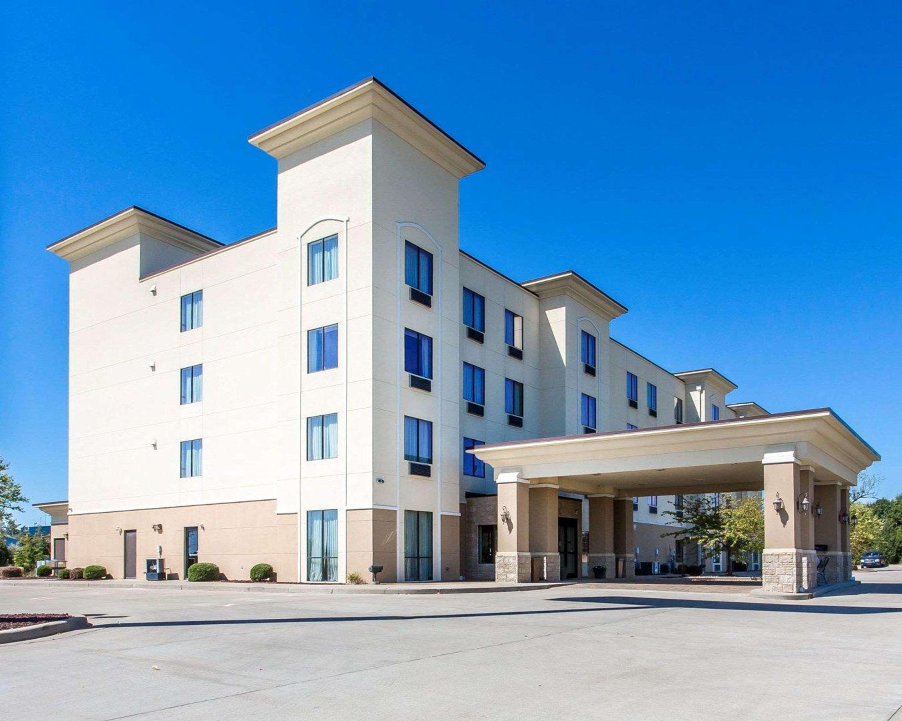 Comfort Inn & Suites Медисънвил Екстериор снимка