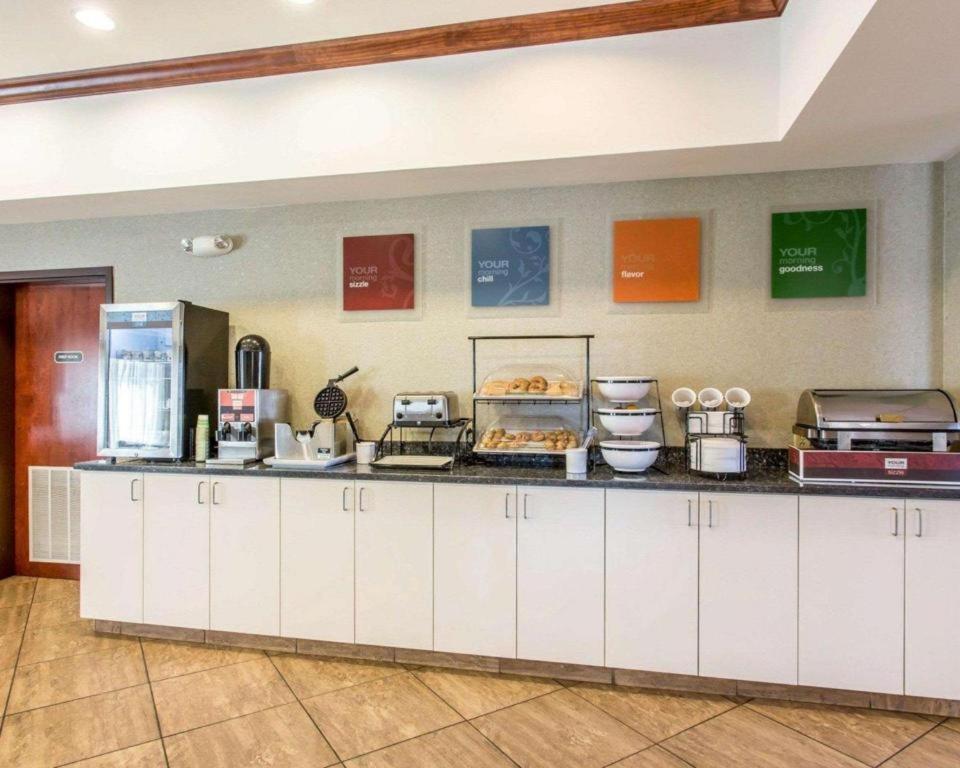 Comfort Inn & Suites Медисънвил Екстериор снимка