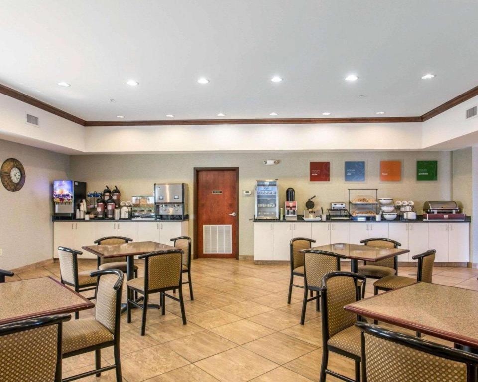 Comfort Inn & Suites Медисънвил Екстериор снимка