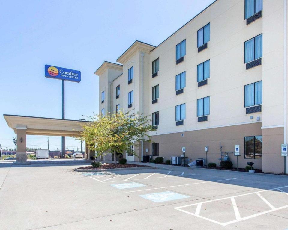 Comfort Inn & Suites Медисънвил Екстериор снимка