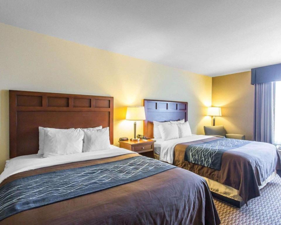 Comfort Inn & Suites Медисънвил Екстериор снимка